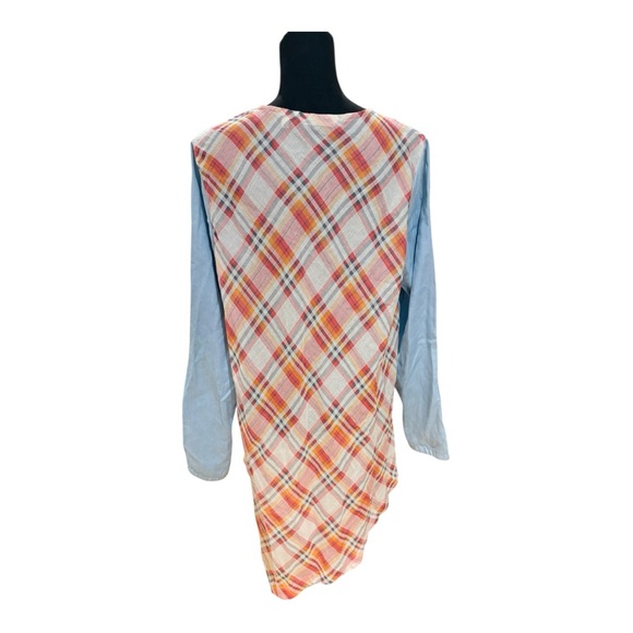 Soft Surroundings "Work of Heart" Embroidered Chambray Tunic in light blue. - Picture 6 of 7